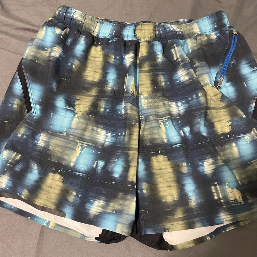 Lulu Lemon Shorts size large (good condition)